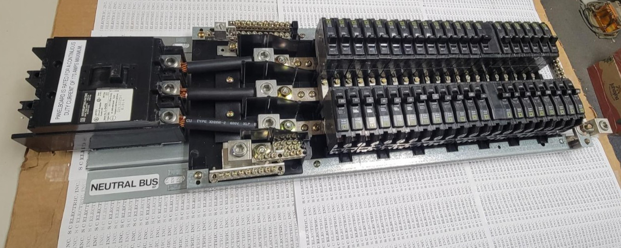 SQUARE D NQOB 225 AMP MAIN BREAKER INTERIOR ONLY NQOM442M225GSAH