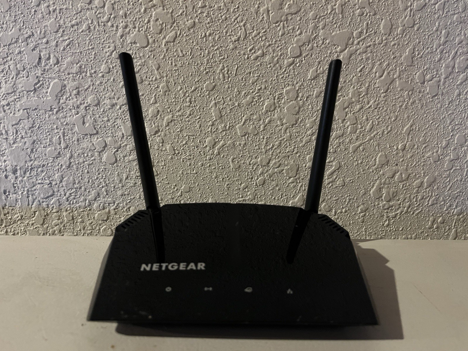 NETGEAR R6120