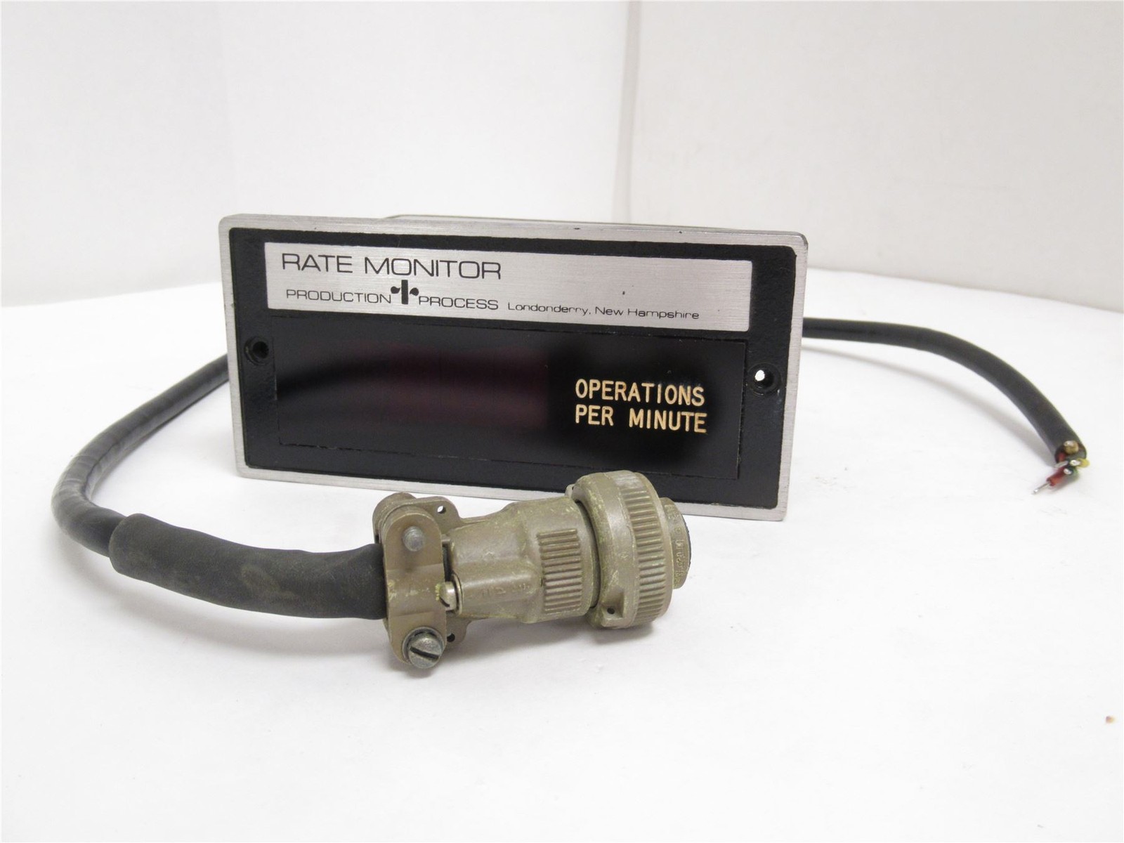 225435 Old-Stock; Production Process OPM3-E-DC-R5-CU-X Rate Monitor; 120VAC