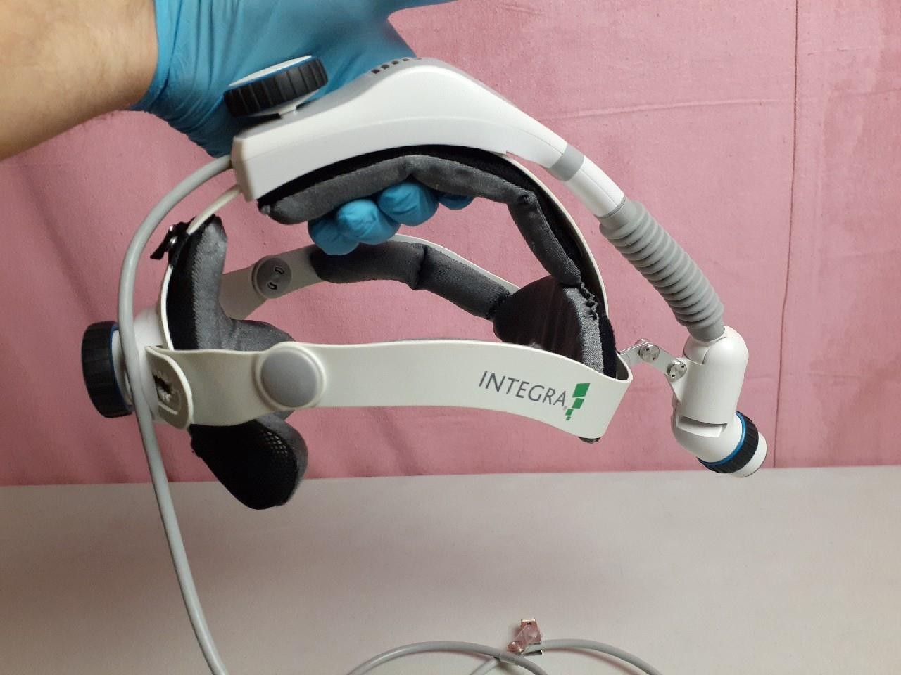Integra LED Duo 90600 Medical Surgical Headlight Headlite System Battery Operate