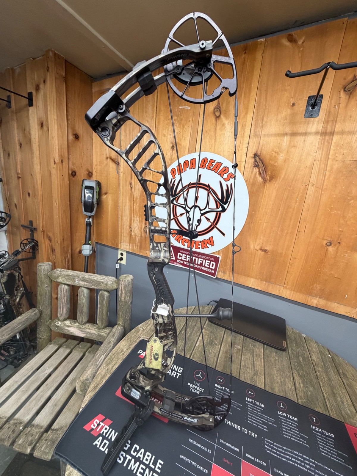 Brand New Prime RVX+ 32 50-60# 29" Mossy Oak Bottomlands. Brand New Bow