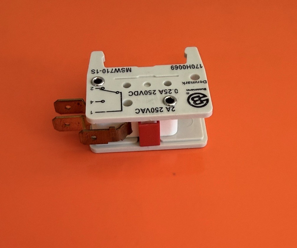 Bussmann Microswitch 2A 250VAC 170H0069 MSW710-1S Qty 4