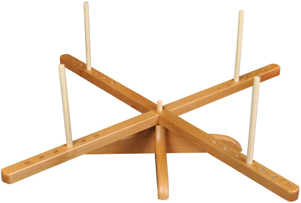 ChiaoGoo Amish Style Wooden Yarn Swift for 32-Inch to 62-Inch Circumference Skei