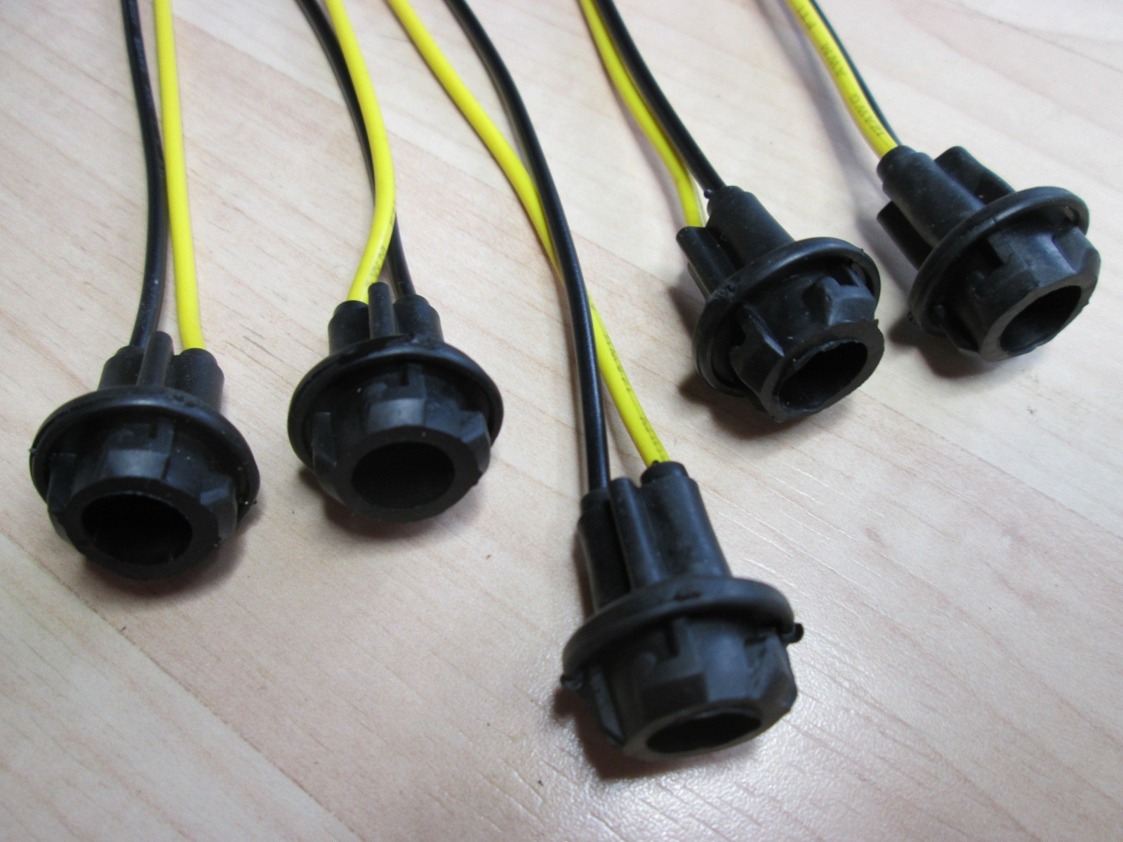 Lot of (5) T10 Rubber Socket Twist Lock Instrument Gauge Light 1/2" 12.7mm #M70Y