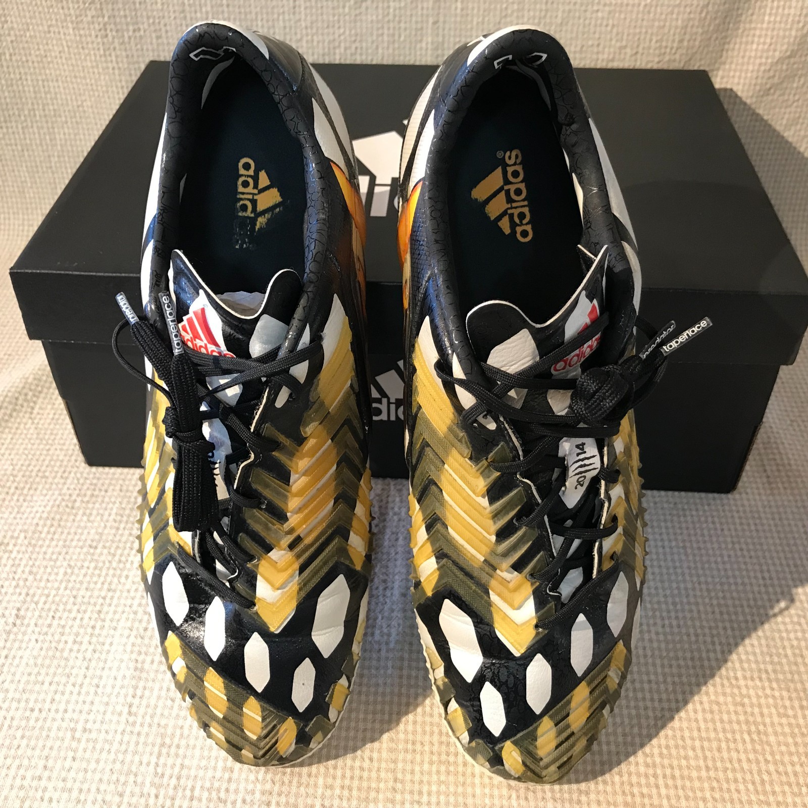 2014 Adidas PREDATOR INSTINCT ” Battle Collection” 　 US8/26.0ｃｍ/UK 7.5/ER41.1/2
