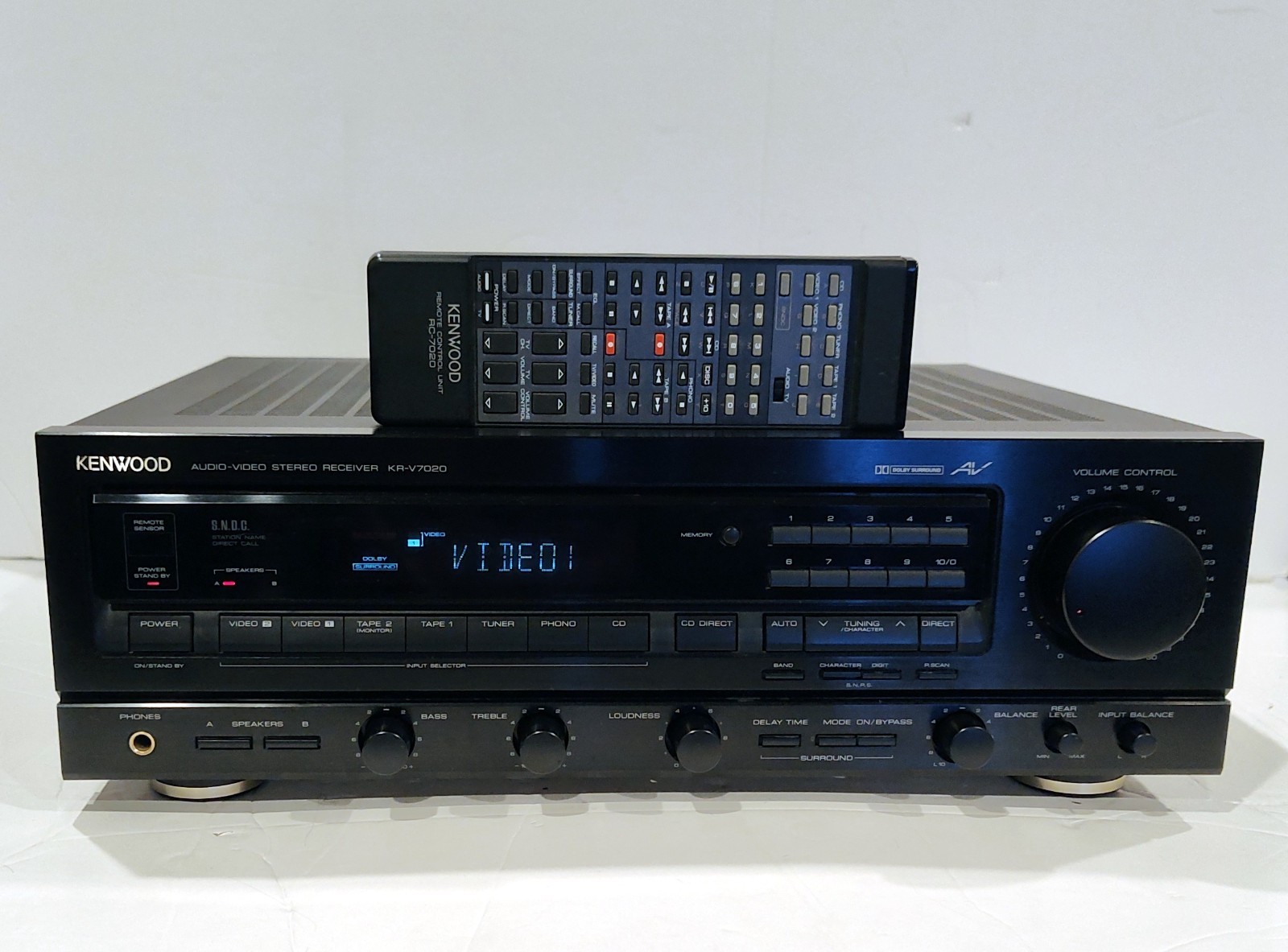 Kenwood KR-V7020 Surround Receiver w/Remote Bundle - Tested - Fully Functional