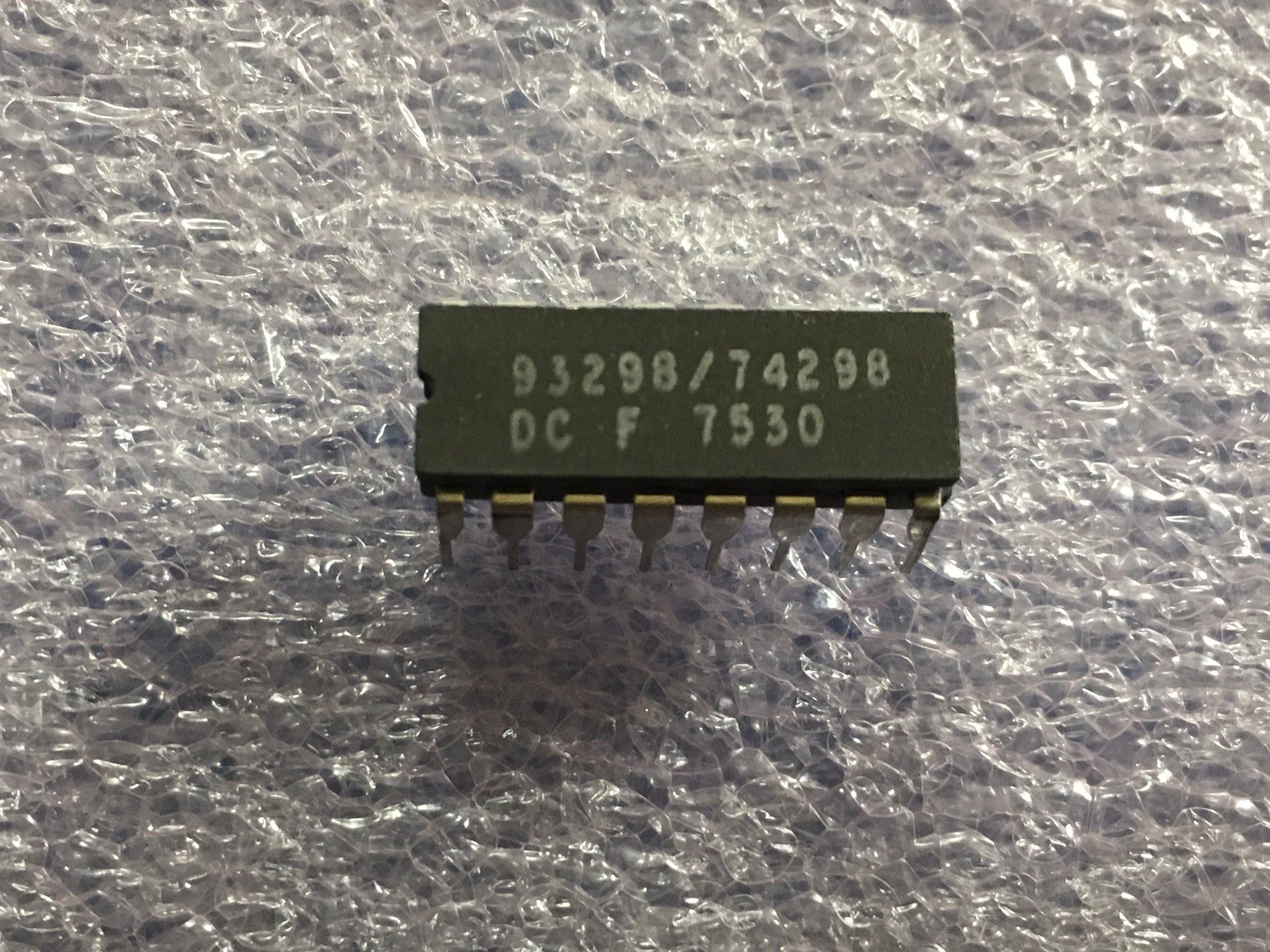 74298DC IC LOGIC MULTIPLEXER QUAD 2-INPUT CERAMIC DIP 16-PIN (LOT OF 1)