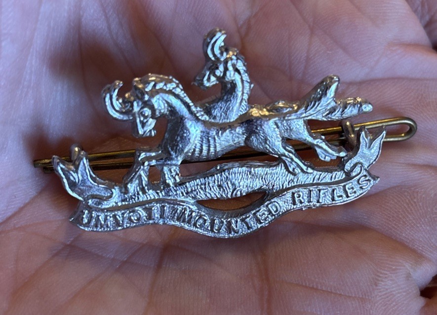 SOUTH AFRICAN UMVOTI MOUNTED RIFLES CAP BADGE