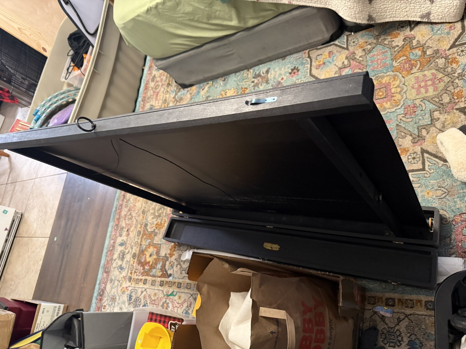 Raven Screen Corp NY Fold Out Up Portable Movie Projector Screen Black Case