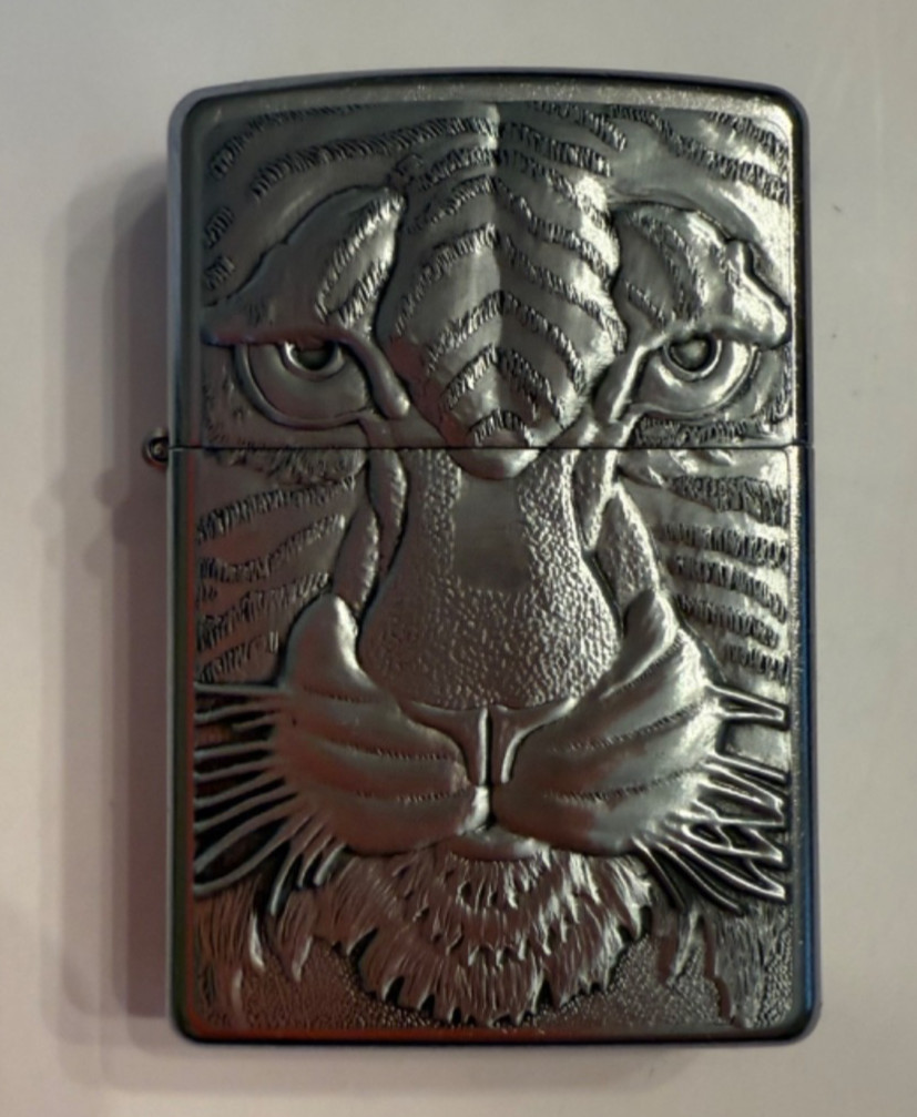 2010 Zippo Lighter - 20287 Tiger Head Emblem Zippo Lighter E10 Mint Condition