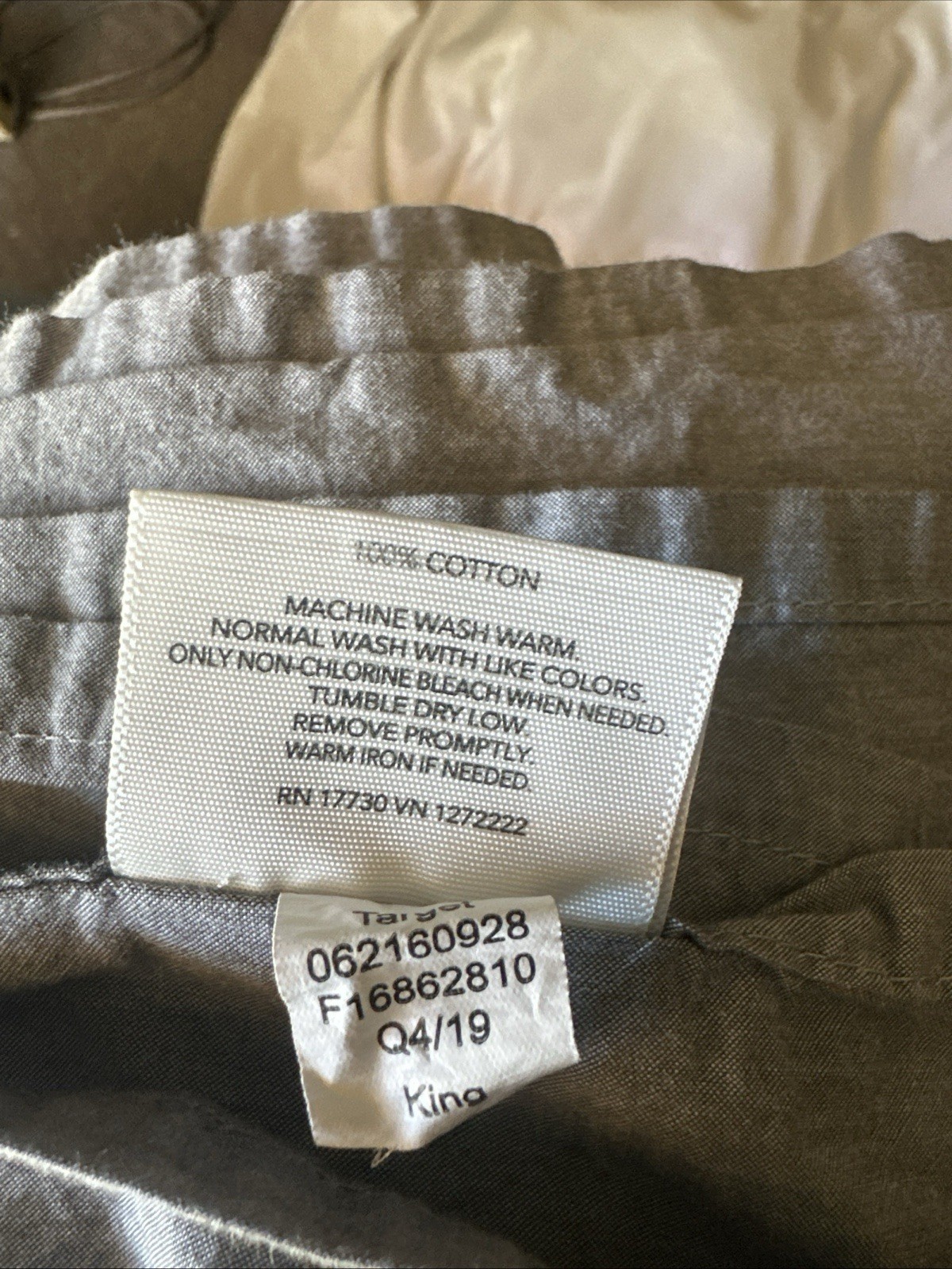 TARGET THRESHOLD CHAMBRAY MEDIUM GRAY DENIM CALIFORNIA KING FLAT SHEET 107X100