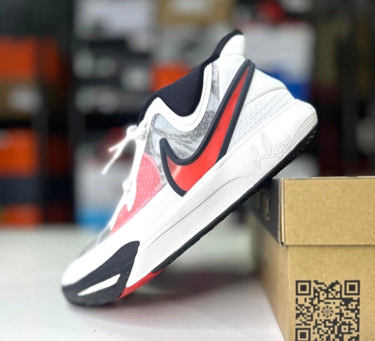 Nike Kyrie 8 Go GS White University Red | Size 7Y Boys | DQ8076-100 | 2022