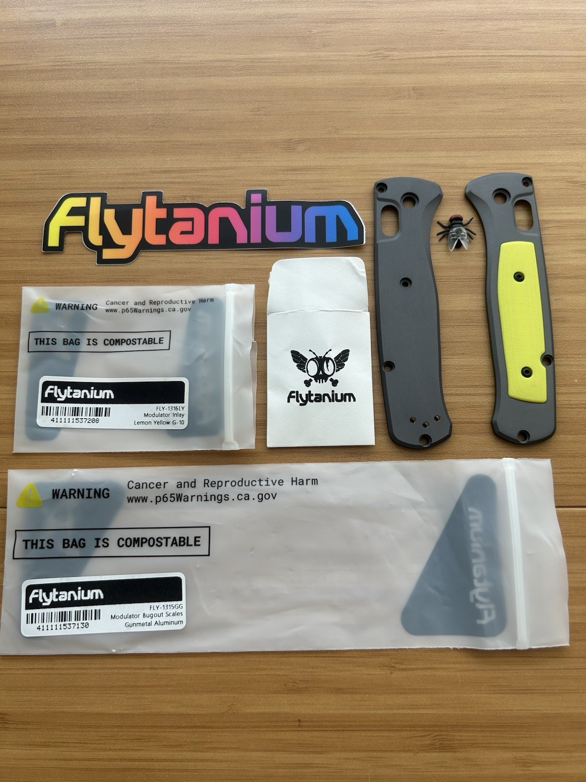 Benchmade Bugout 535 Flytanium Modulator Scales - Gray Alum / Lemon Yellow G10