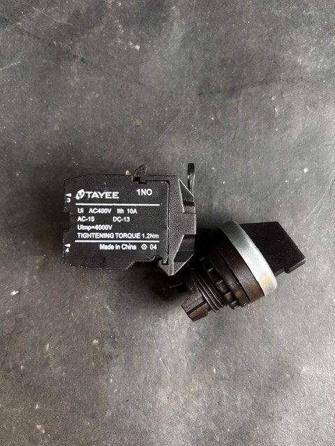 TAYEE LA42 SELECTOR SWITCH ($20OBO)