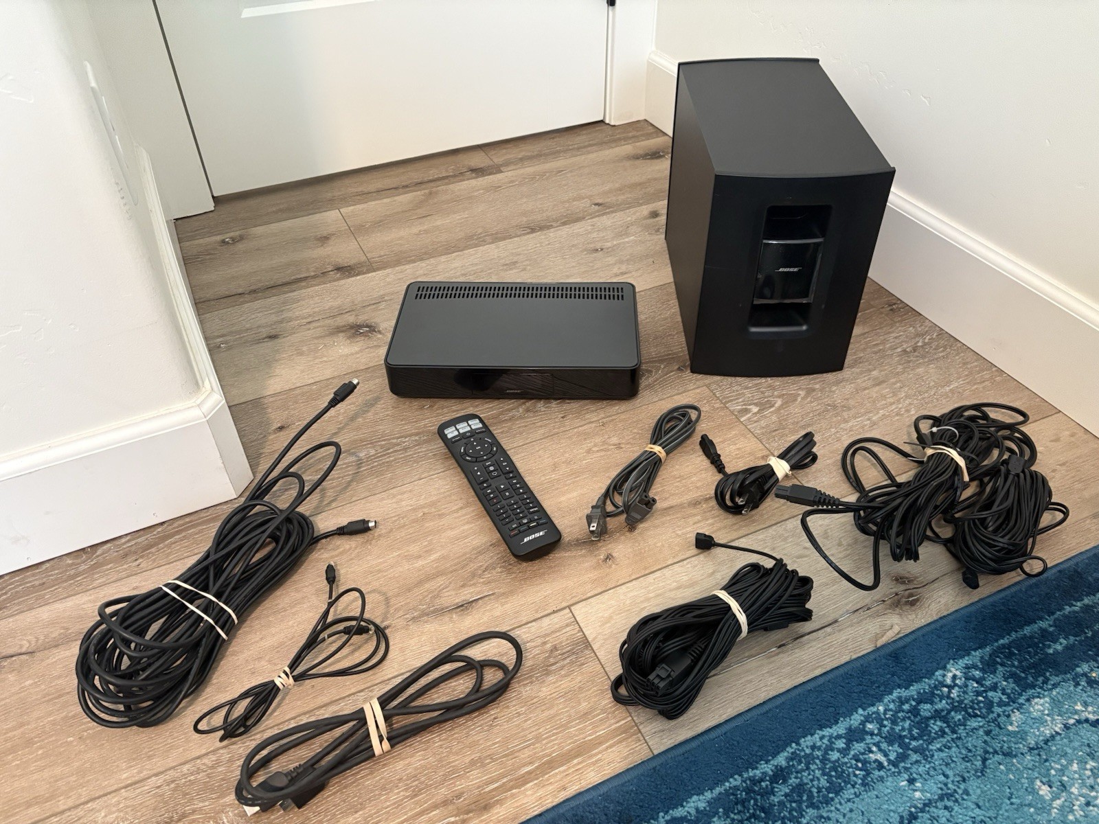 Bose AV 520 for Bose Cinemate 520 with Remote, Subwoofer & Cables