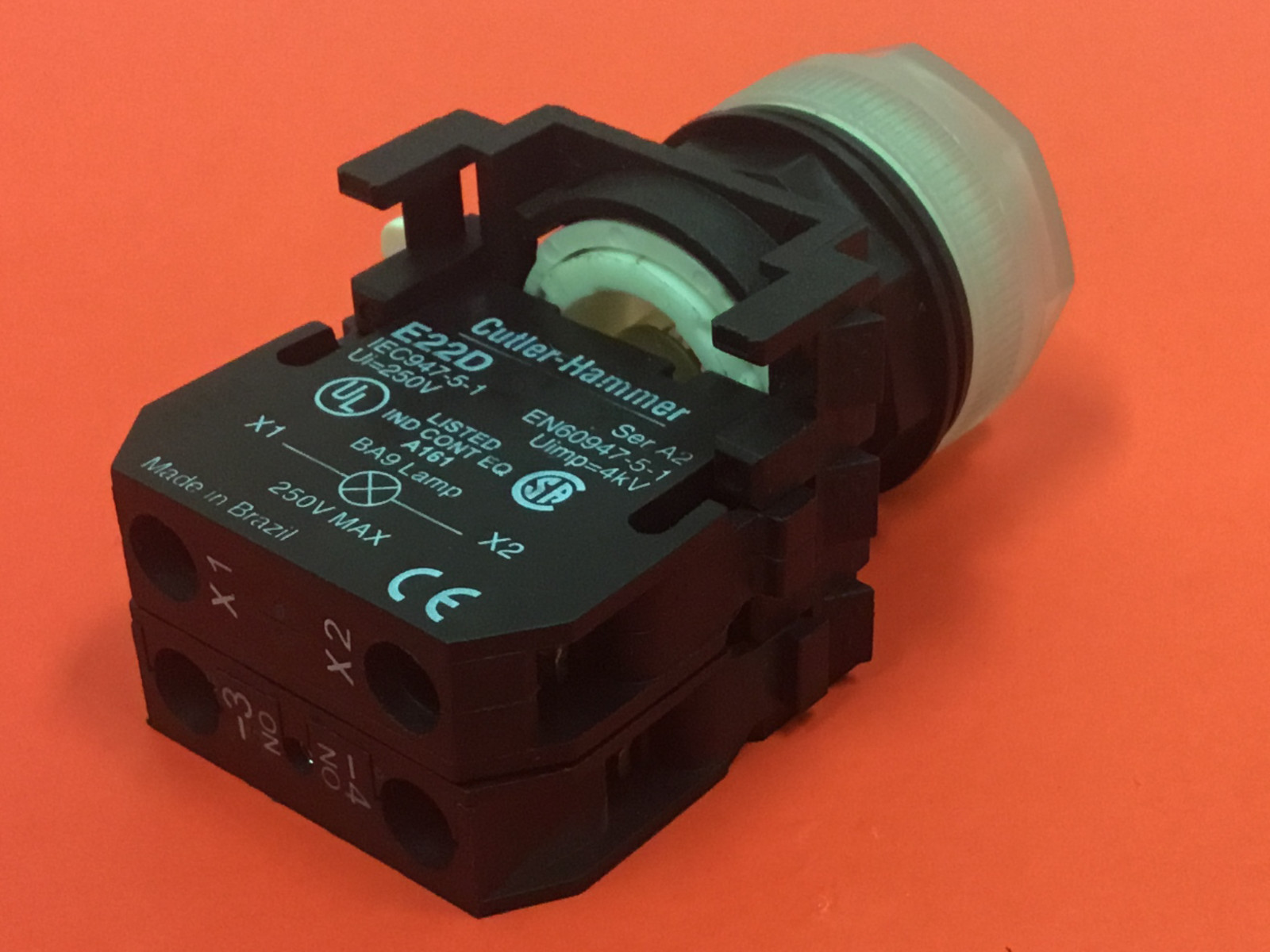 Cutler-Hammer - P/N: E22D - Ser. A2 - White Pilot Light