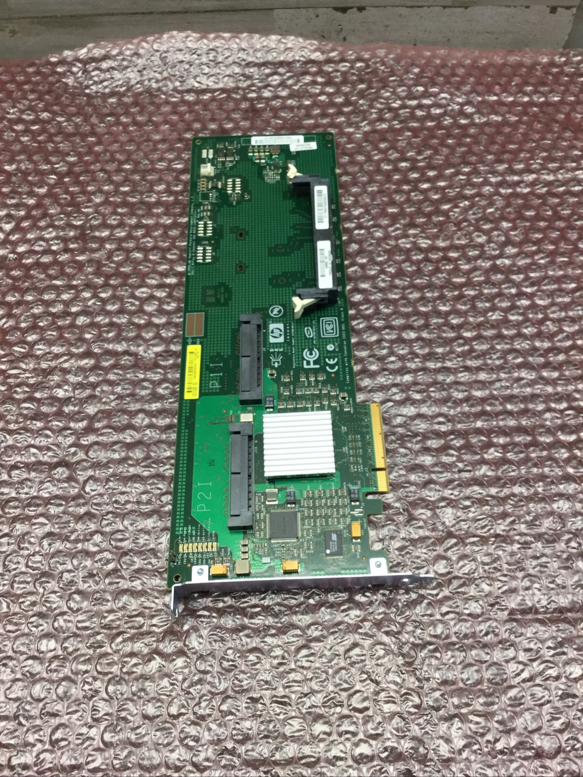 Used 412799-001 HP Smart Array E200 PCI-e 8-Port SCSI-SAS Controller Card