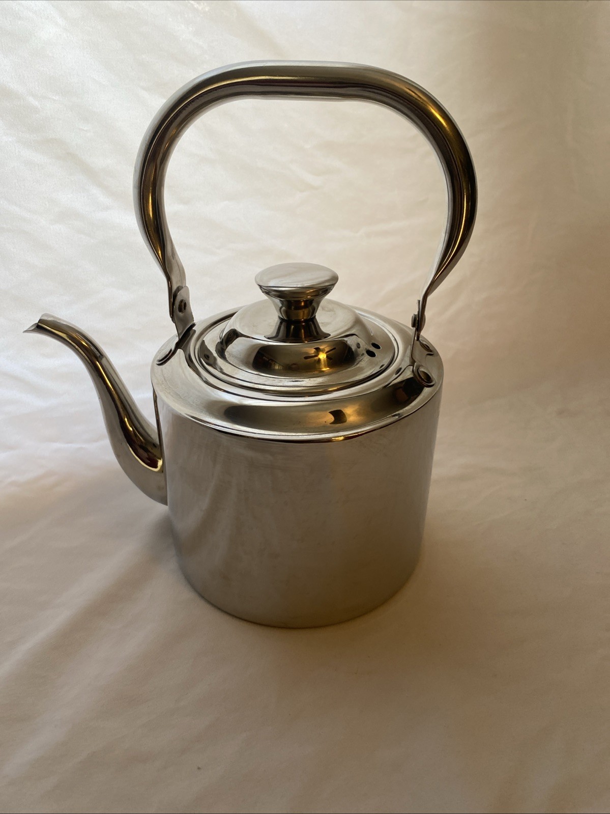 Well Equipped Kitchen 18/10 Stainless Steel 3 Pint Tea/hot Water Pot