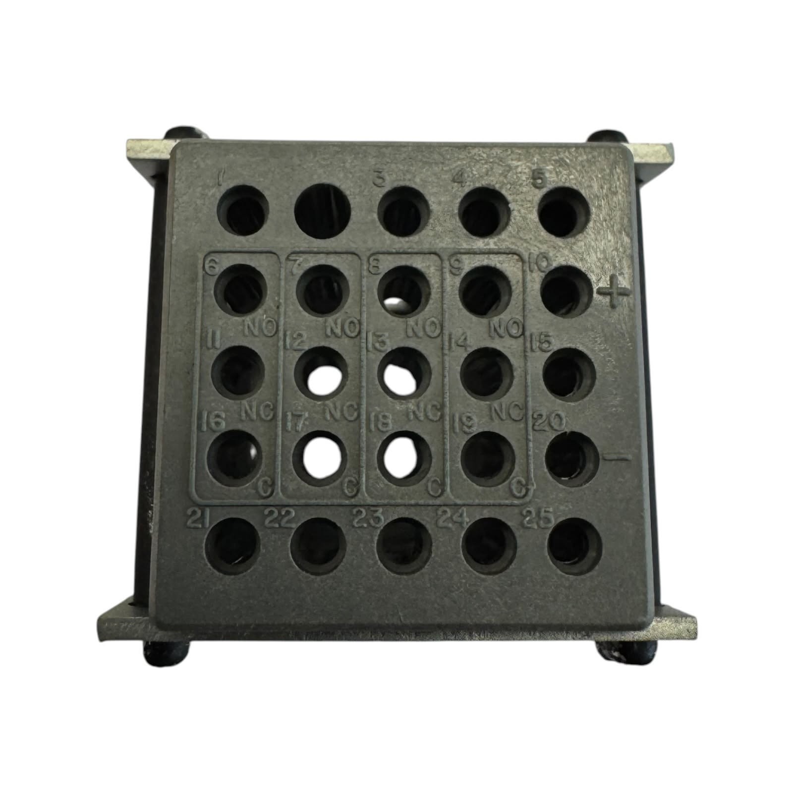 800RW0101-4 Eaton Aerospace Rack Mount Push Button Switch Socket MSC 96182