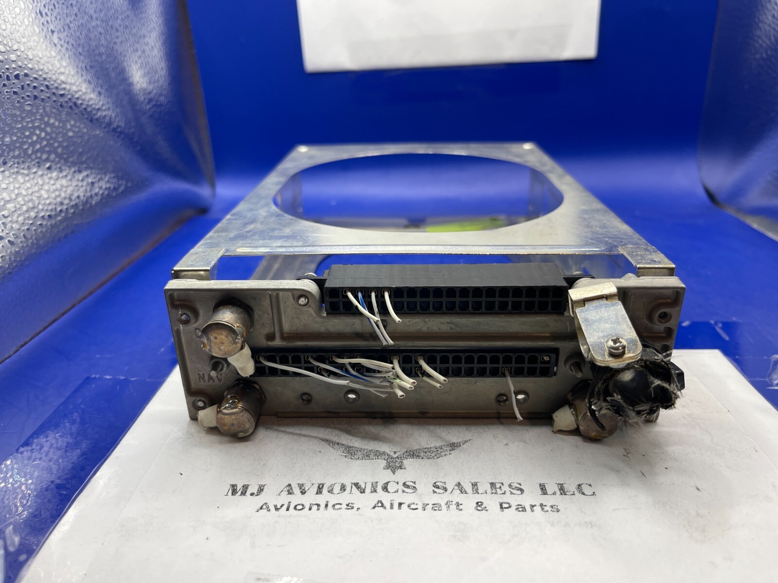BENDIX KING KX 155A  KX 165A NAV/COM MOUNTING TRAY WITH BACKPLATE AND CONNECTORS
