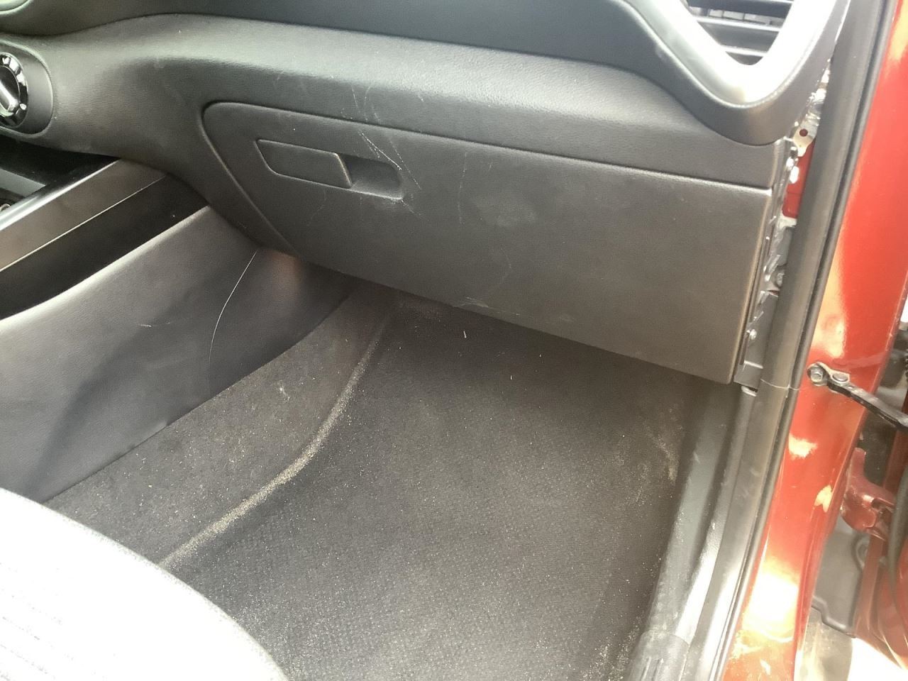 SOUL      2020 Glove Box 4984545