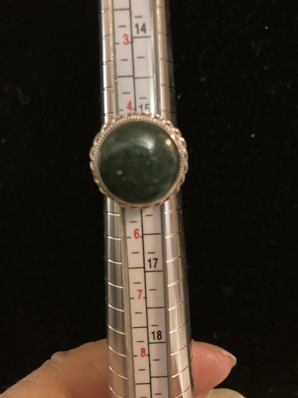 Sterling Silver 925 Dark Green Stone Size 5 B121