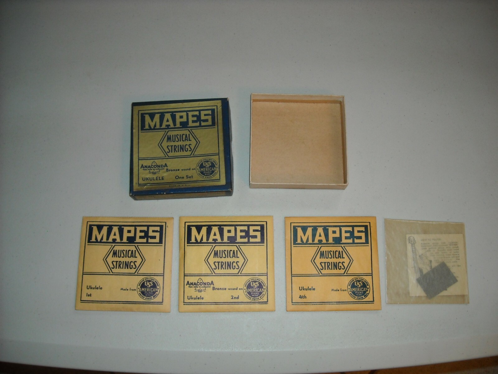 Antique / Vintage Mapes UKULELE Strings # 8000