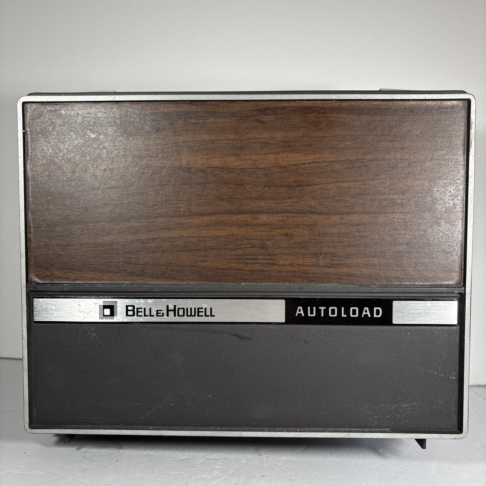 Bell & Howell Autoload Super 8 Film Motion Picture Projector 462A Turns On