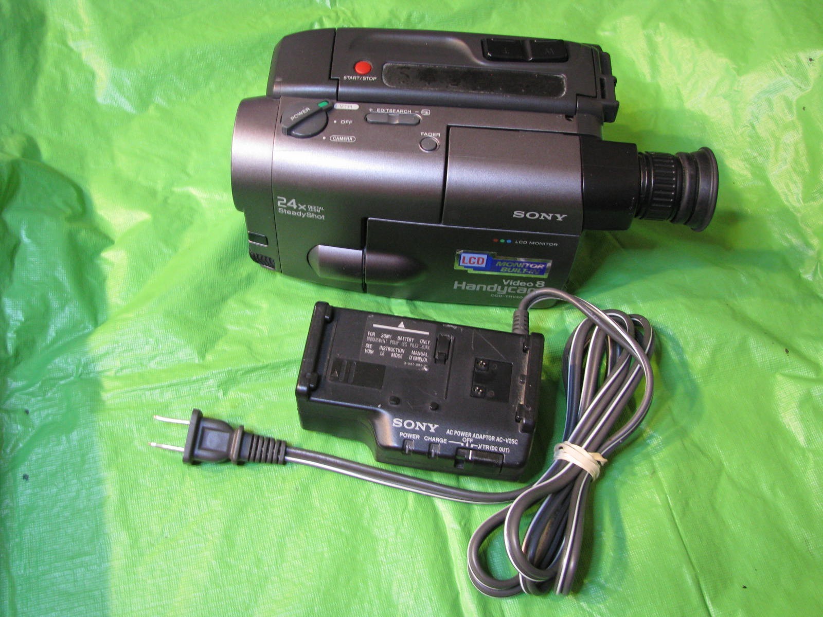 Sony CCD-TRV40 8mm Video8 Camcorder Analog Camera - Record Watch - TESTED WORKS