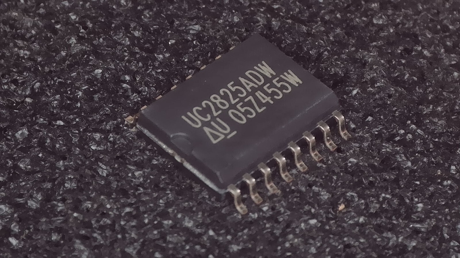 Quantity 2 - Texas Instruments UC2825ADW High-Speed PWM Controller SOIC16 - New
