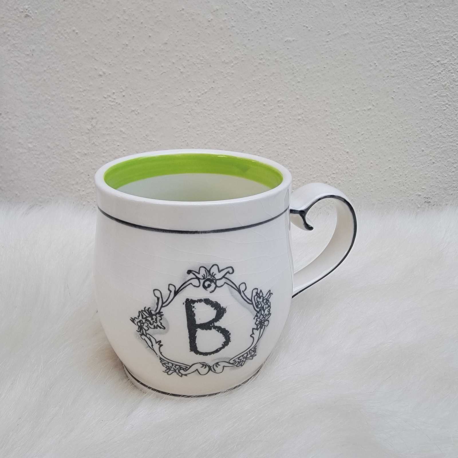 ANTHROPOLOGIE Katie Mandy Monogram “B” Initial  Mug Tea Cup Wht/blk/grn 14oz
