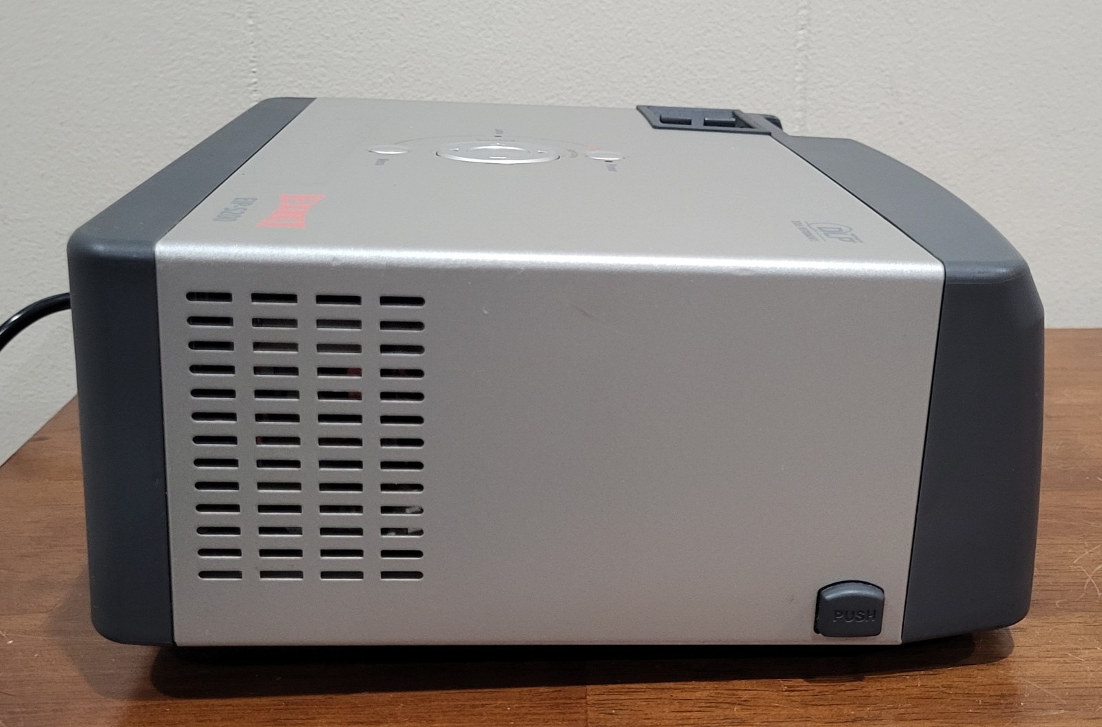 Eiki EIP-S200 DLP Projector Business Presentation 200W Texas Instruments TESTED