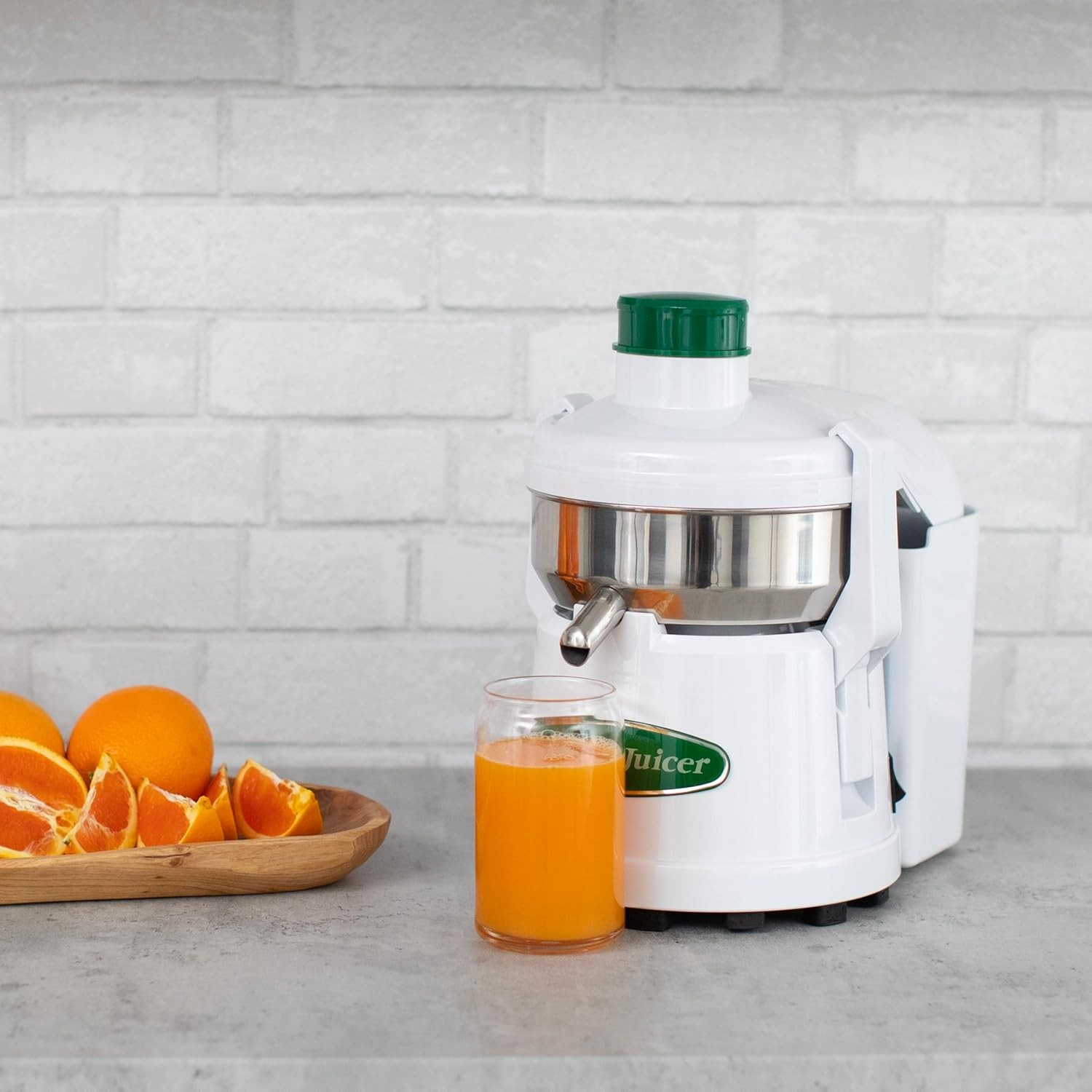 Centaur C4000 Electric Centrifugal Pulp Ejector Juicer- White