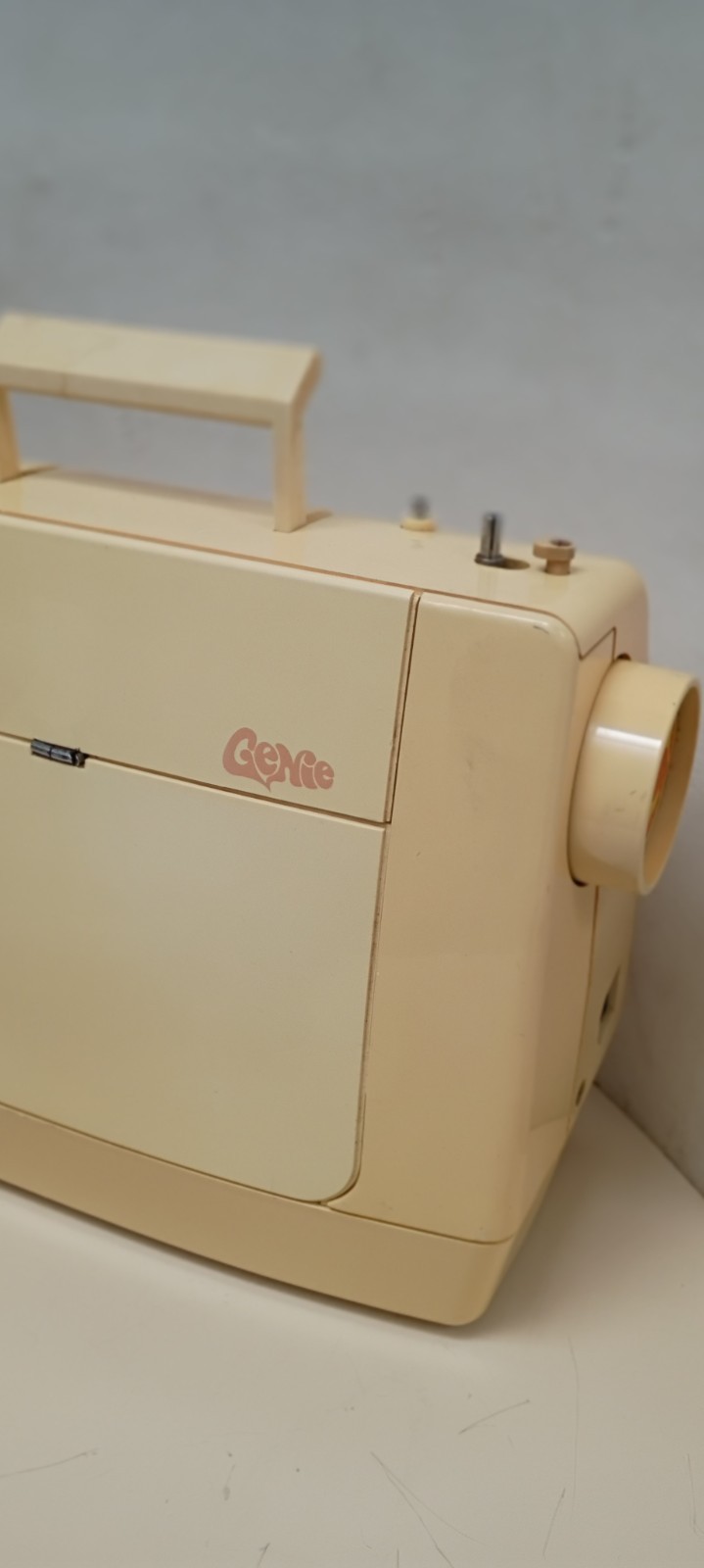 Vintage Singer Genie 353 Sewing Machine Working fine