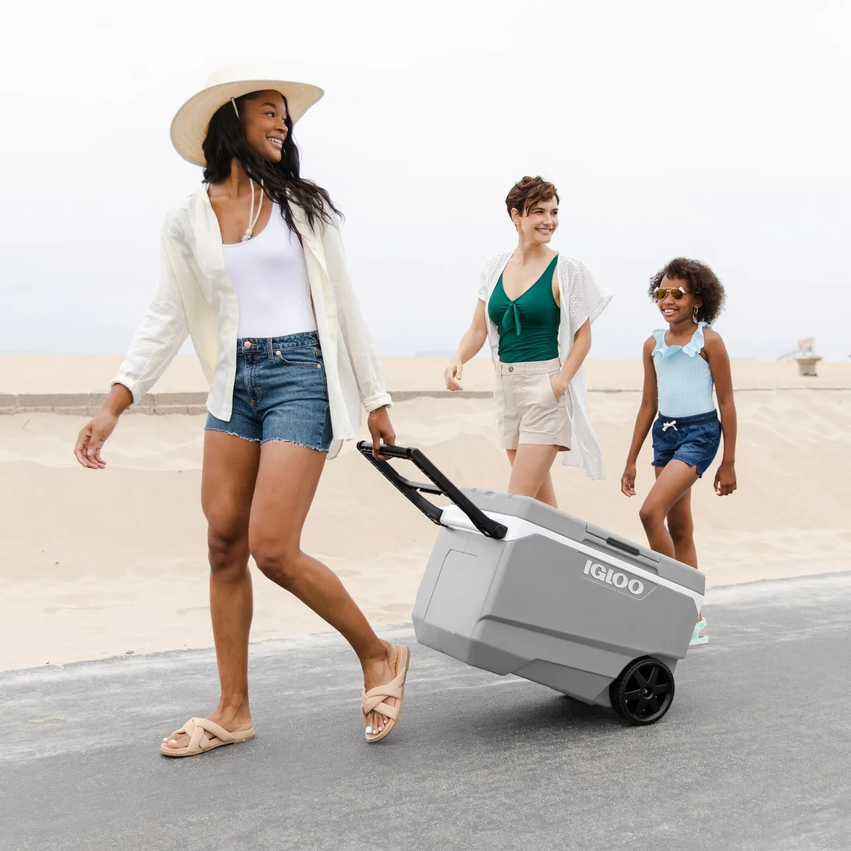 IGLOO COOLER WITH WHEELS ICE CHEST MAXCOLD BEVERAGE BEER DRINKS ROLLING 90QT NEW