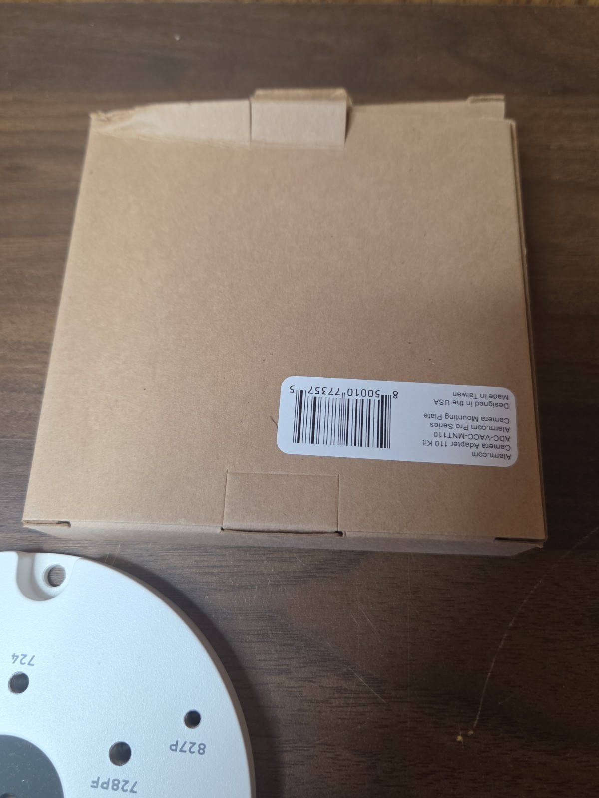 Alarm.com Security Camera Mounting Plate ADCVACCMNT110 White New Open Box
