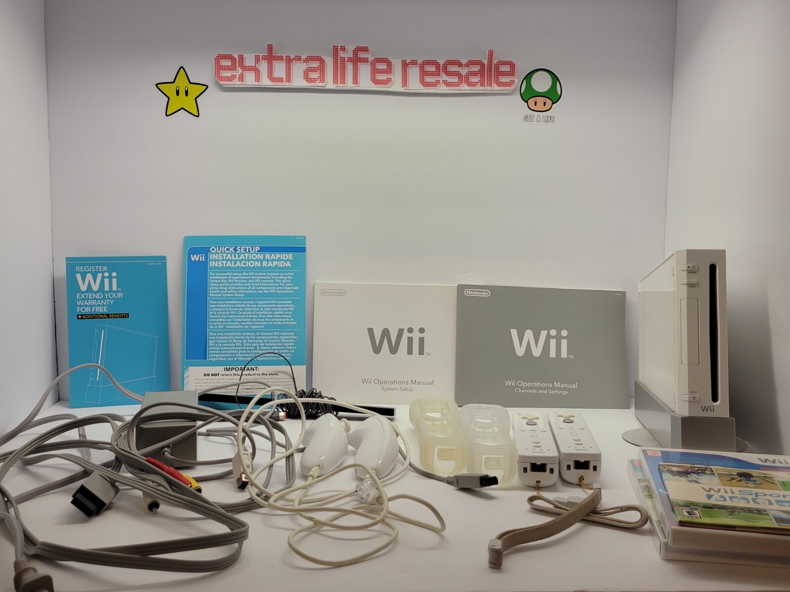Nintendo Wii Console RVL-001 Bundle Lot w/Console Manual 2 Wii Remotes & 3 Games