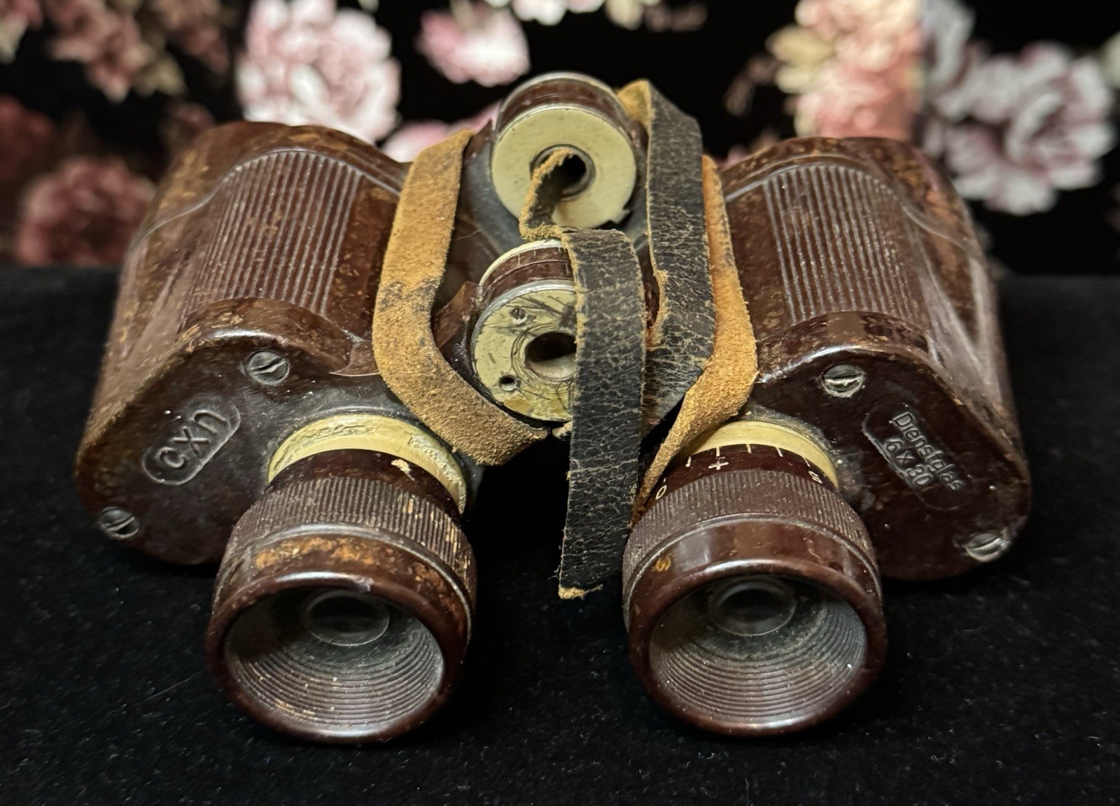 RARE WWII German CXN Bakelite Binoculars 6x30 Dienstglas Emil Busch - 1944/45