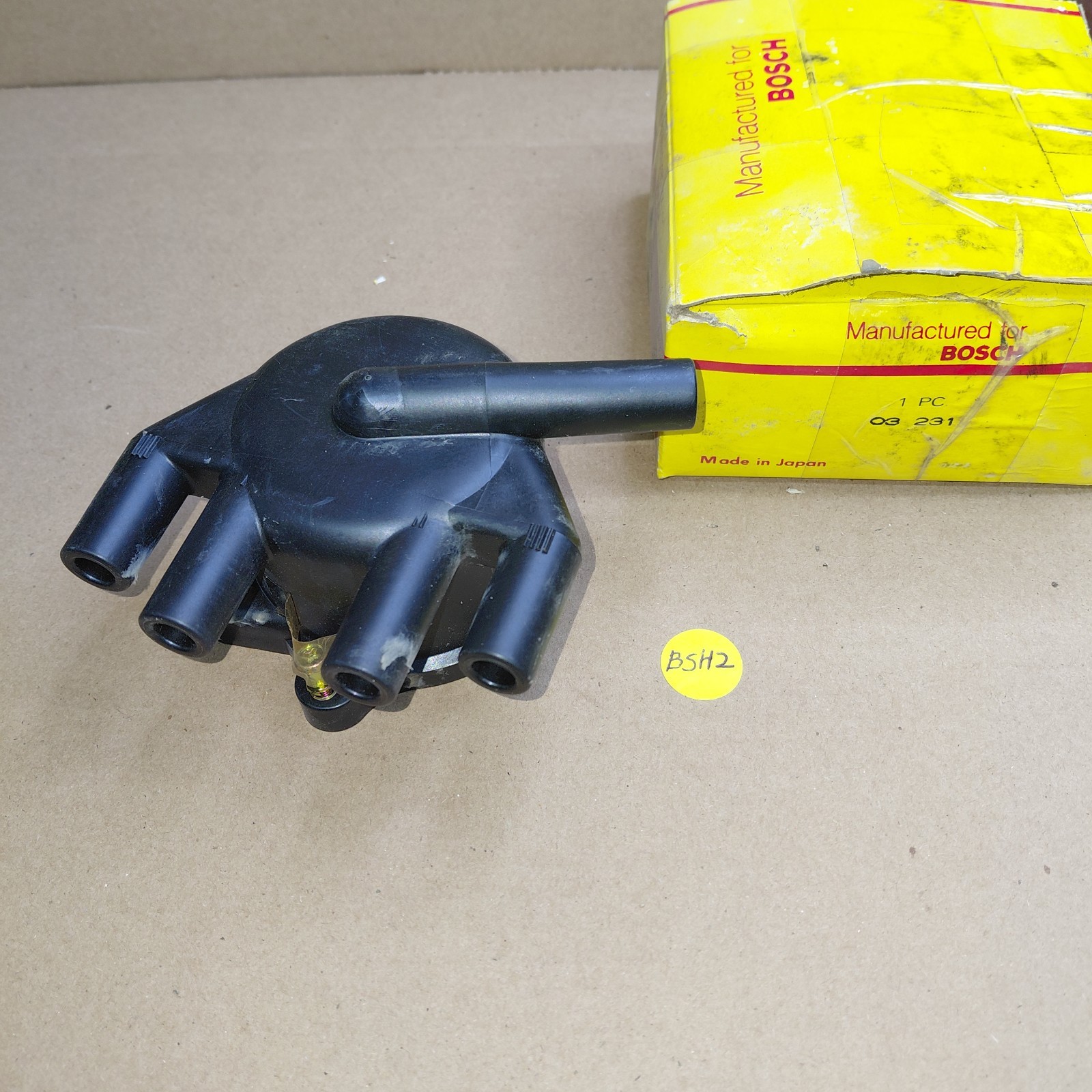 BOSCH Ignition Distributor Cap  03231  for Honda