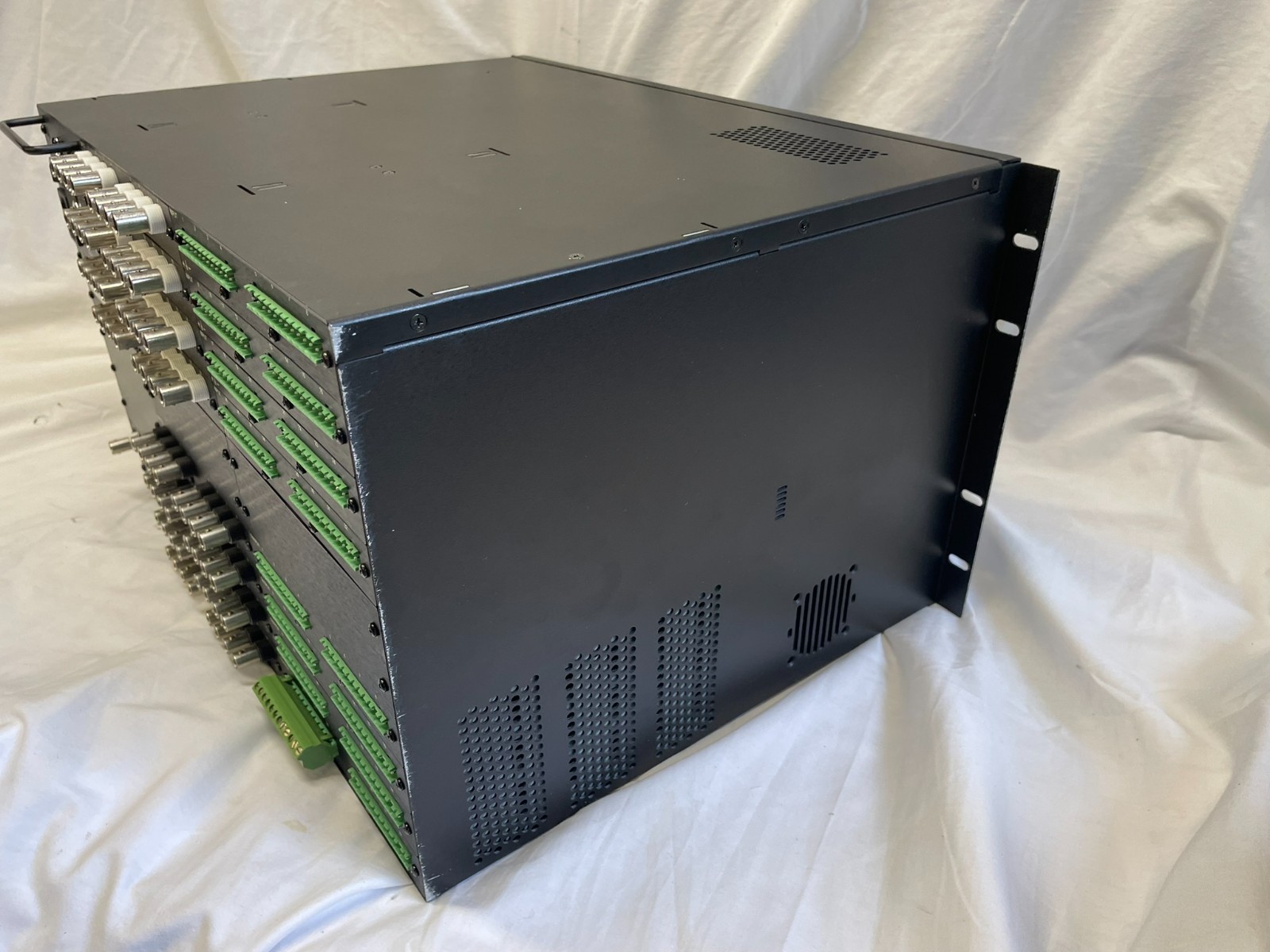 AMX 8Y-3000 Series Audio - Video Matrix
