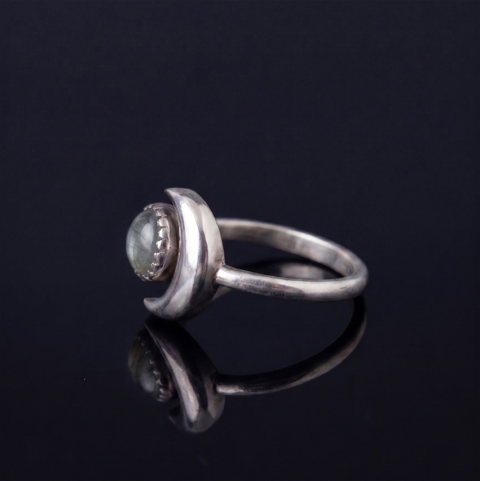 Sterling Silver Labradorite Moon Ring - Boho Celestial Crescent Bypass Ring
