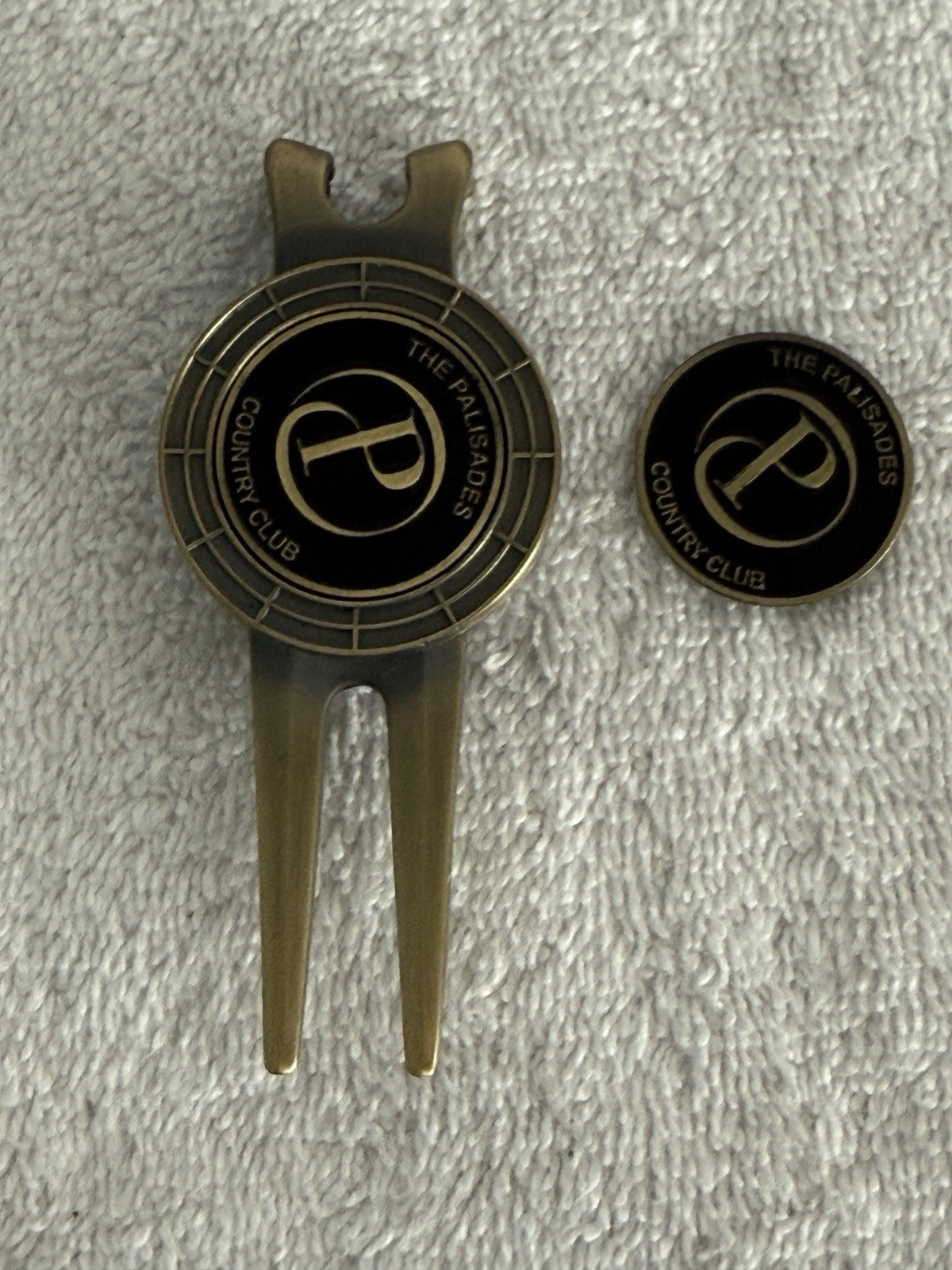 Palisades Country Club Golf Divot Tool and Ball Markers