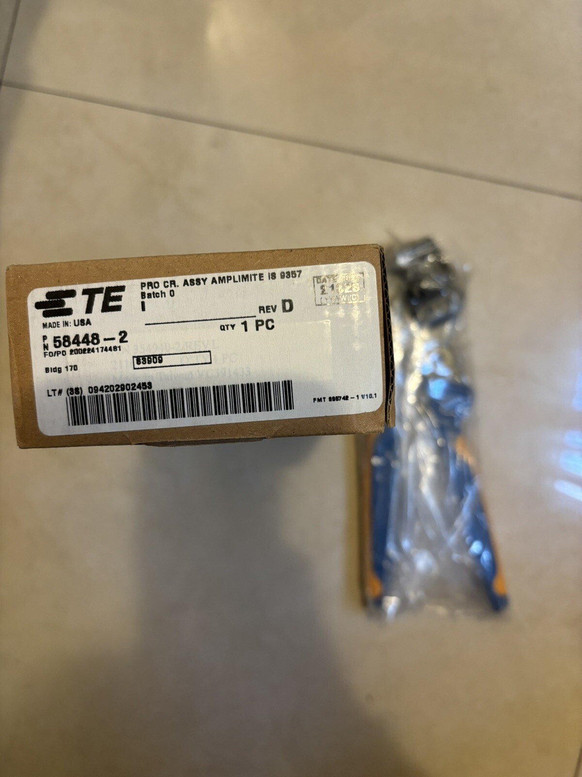 TE connectivity 58448-2