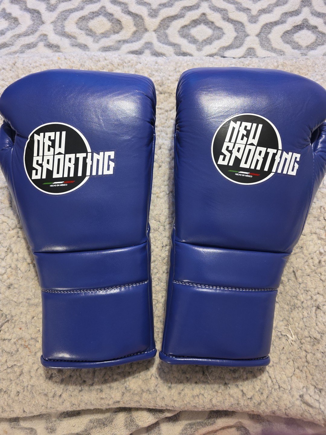 Just In . Brand New Purple 16 Oz NEW SPORTING HHF BOXING GLOVES.