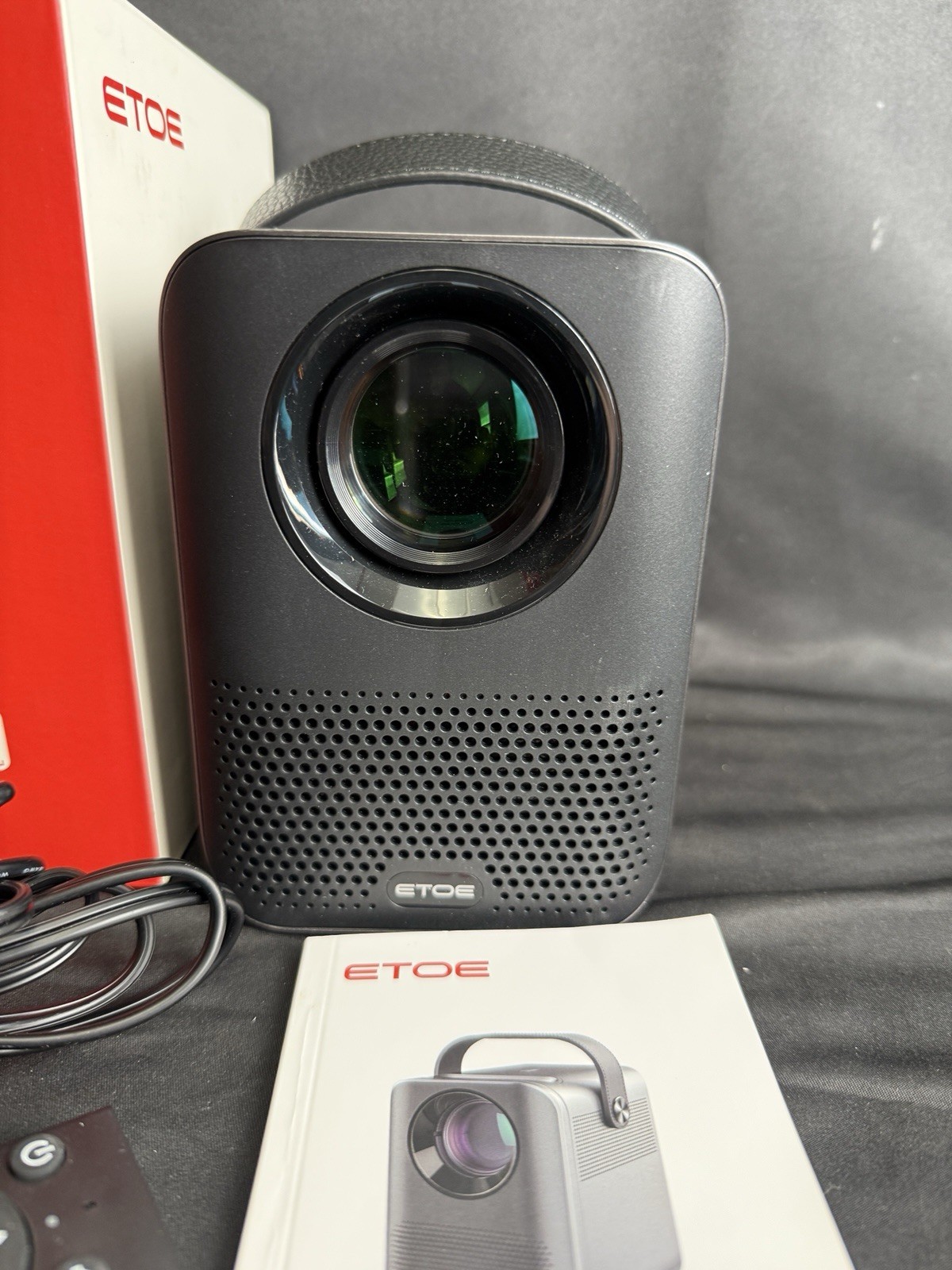 ETOE D2 Pro A1172 Smart Projector Native 1080P Android WiFi Bluetooth Auto Focus