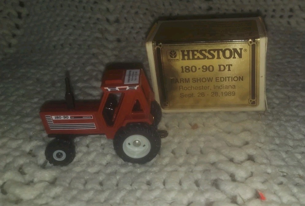1989 Rochester Indiana Hesston 180-90 DT 1/64 Ertl Farm Toy Tractor