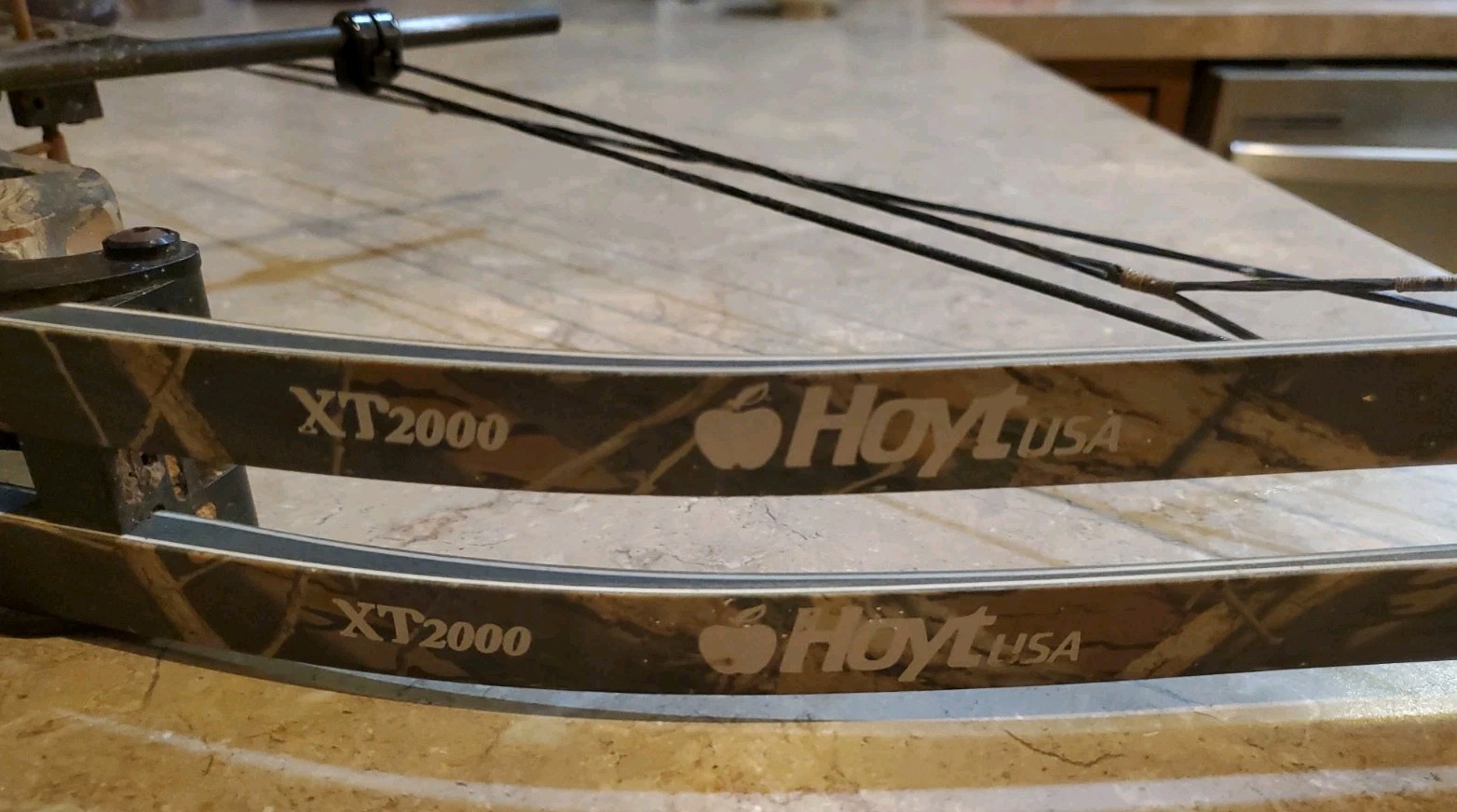 Hoyt XT2000 Defiance Compound Bow Camo Brown 60-70