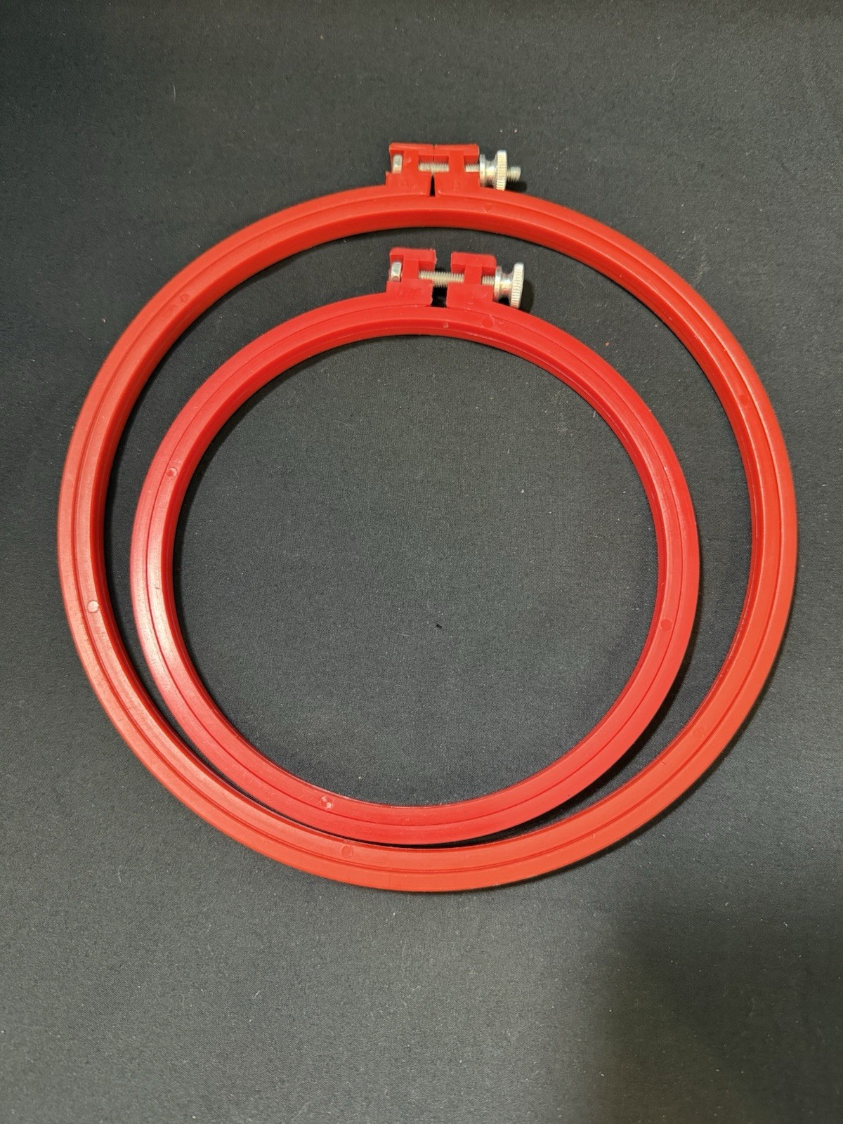 Boye Vintage Embroidery Crossstitch Quilting 8” & 6” Red Plastic HOOPS Lot Of 2