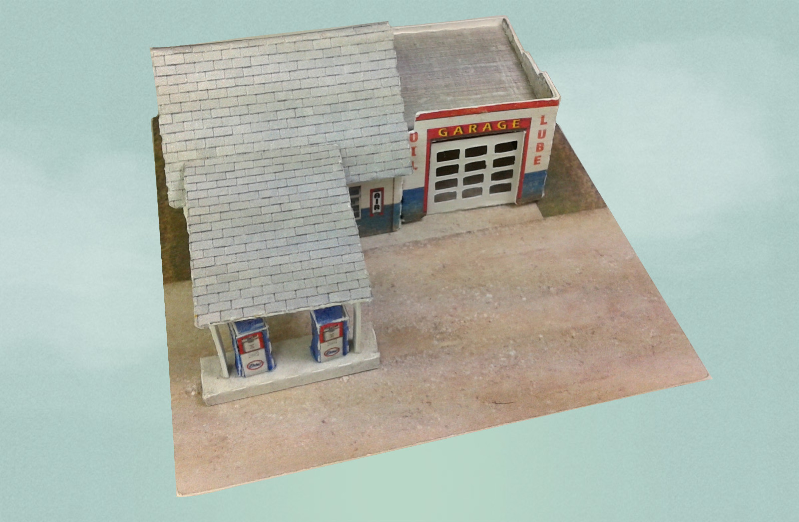 Z Scale Building - Retro Gas Station Service Station (Cover Stock Paper Kit)