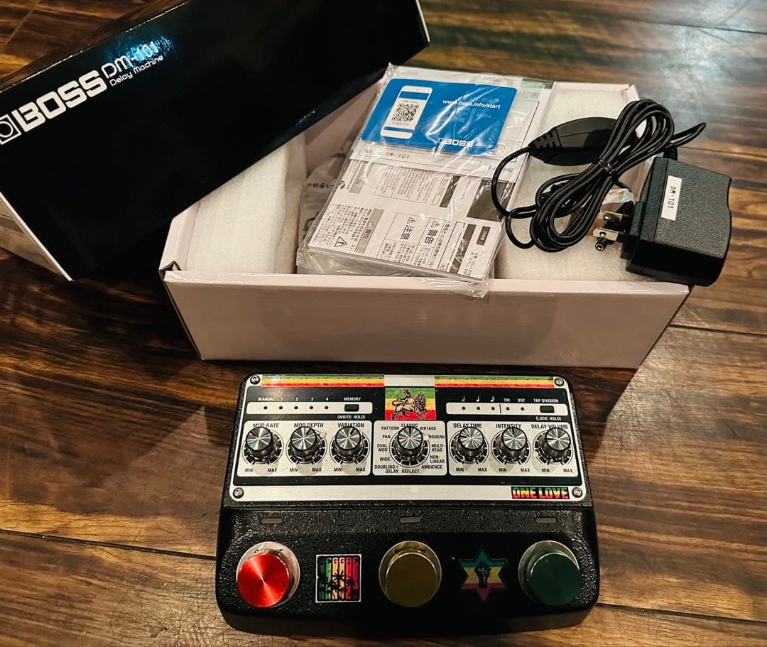 BOSS DM-101 Analog Delay Guitar Effects Pedal with Box Power Supply Tested